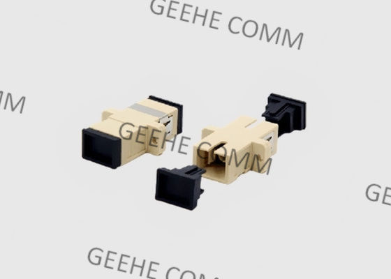 単一モードの単信色フランジが付いているベージュSC UPCの光ファイバケーブルのアダプター