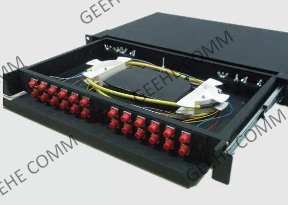 ジルコニアの挿入物単モード2U 24左舷FCの繊維光学のパッチ盤