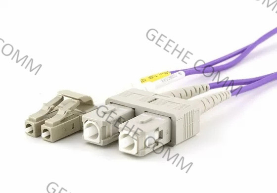 100ギグLC-SCの二重50/125 OM4繊維光学パッチは多モードを導く