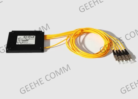 FC UPCのコネクターが付いているFC/APC 1x4 2.0mmの箱のタイプ繊維光学のディバイダー